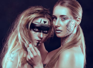 Künstlerisches Bodypainting Shooting professionelle Aufnahme