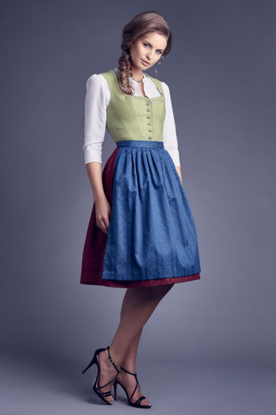 Fashion Lookbook Shooting Dirndl im Studio