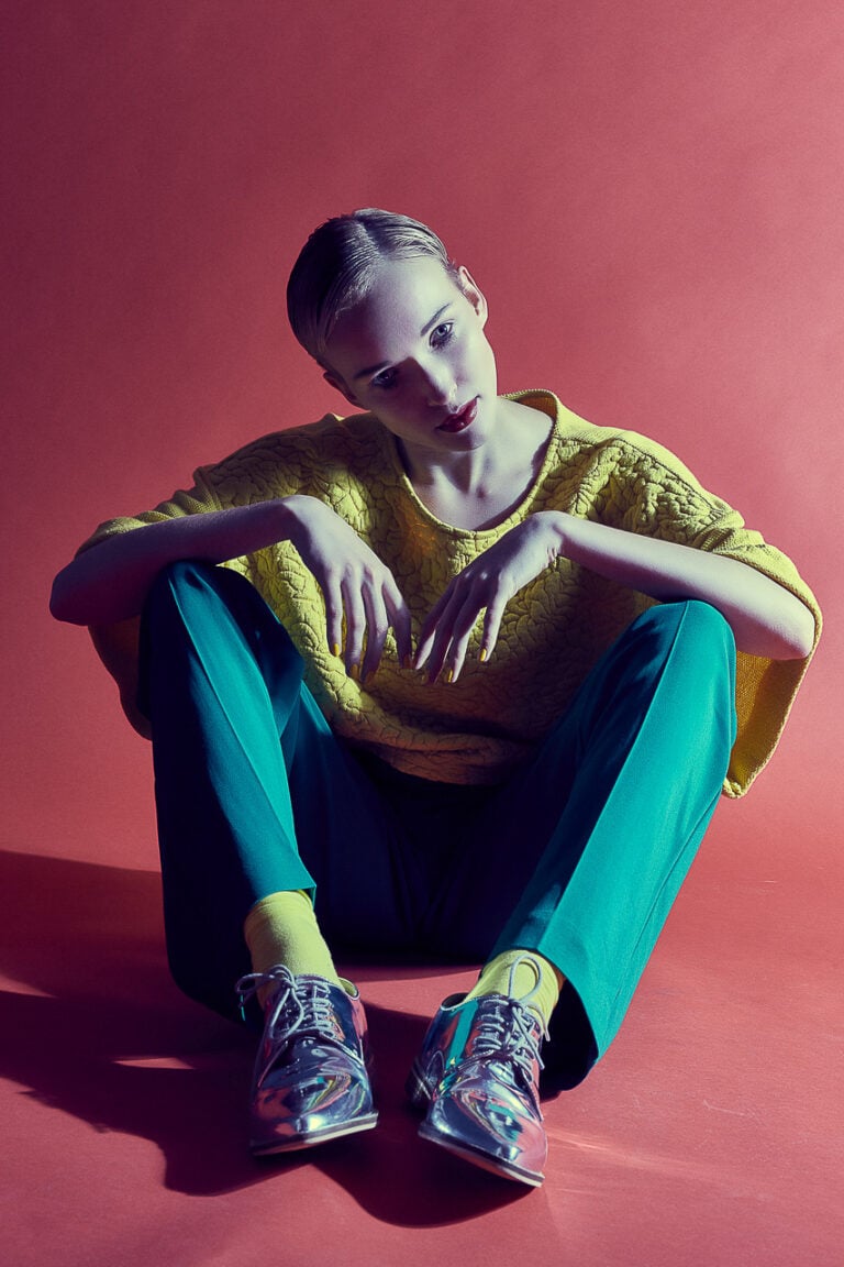 Künstlerisches Fashion Editorial Shooting kreativ