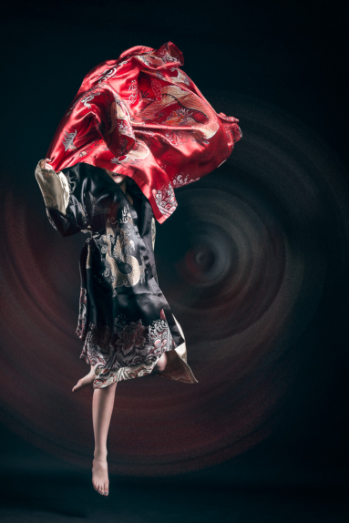 Künstlerisches Fashion Editorial Shooting kreativ