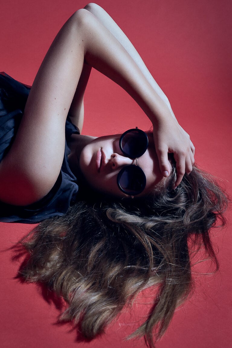 Künstlerisches Fashion Editorial Shooting kreativ