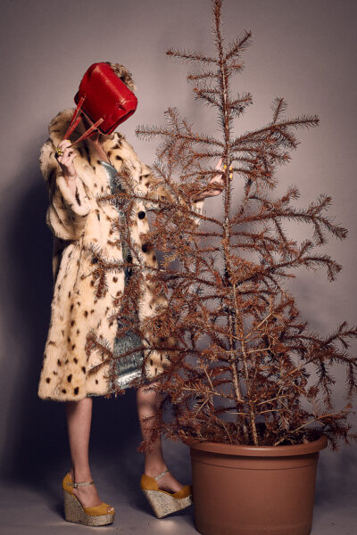 Kreatives Mode Shooting Model im Fotostudio