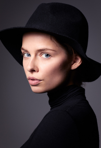 Model Fotoshooting professionell im Studio München