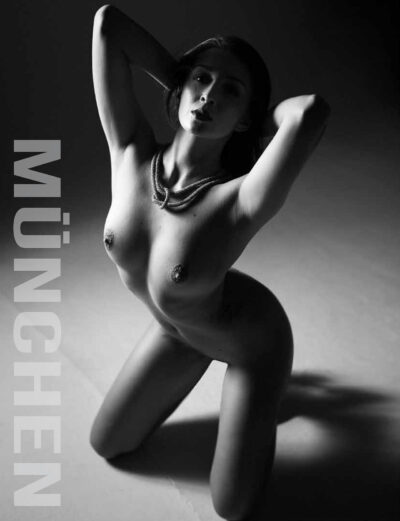 Künstlerische Aktaufnahme Studio Nude Fotografie