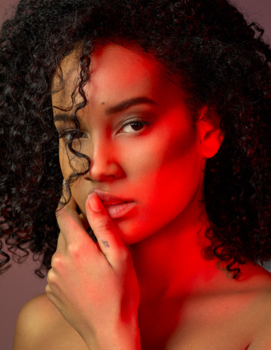 Kreatives Beauty Editorial Shooting Model Studio München