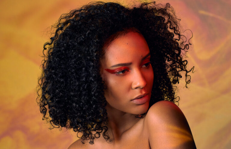 Kreatives Beauty Editorial Shooting Model Studio München