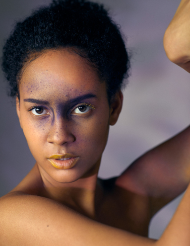 Kreatives Beauty Editorial Shooting Model Studio München