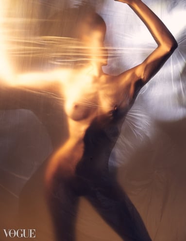 Kreatives Aktshooting mit besonderer Lichtgestaltung München