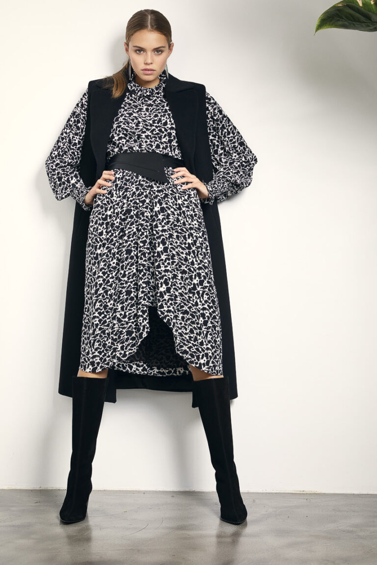 Fashion Lookbook Studio Shooting mit Model München