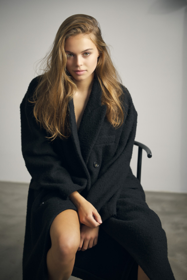 Fashion Lookbook Studio Shooting mit Model München