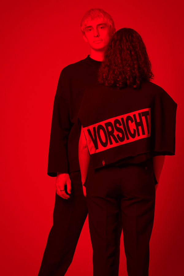 Kreatives Mode Shooting Model im Fotostudio