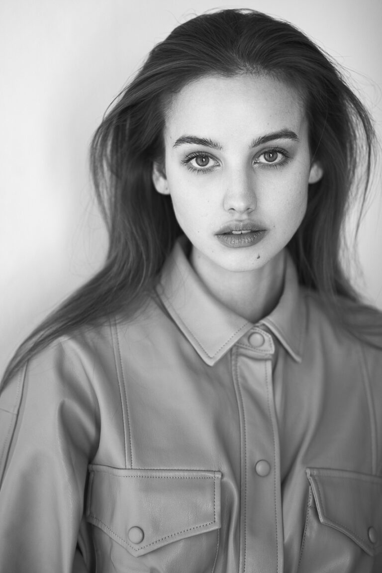 Kreatives Model Portrait Studio Shooting