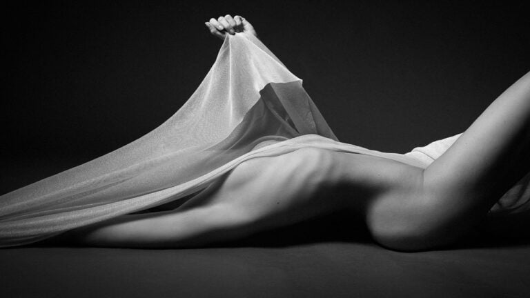 Künstlerisches Aktfoto moderne Fotografie München