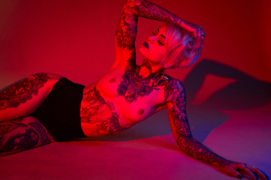 Künstlerisches Aktfoto kreative Aufnahme München