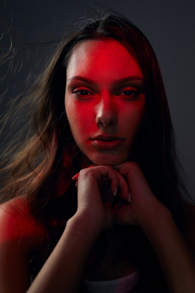 Künstlerisches Modelportrait professionelle Fotografie