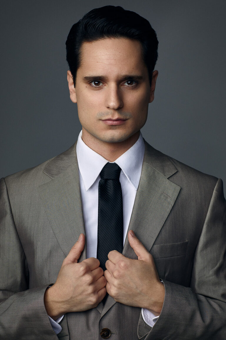 Kreatives Männerportrait Studio oder Outdoor