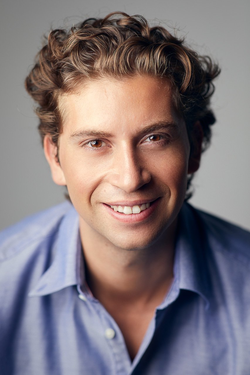 Business Portrait mit klarem Licht in München.