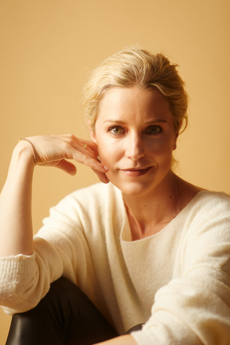 Frauenportrait mit Charakter Studio oder Outdoor