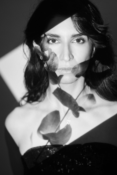 Frauenportrait mit Charakter Studio oder Outdoor