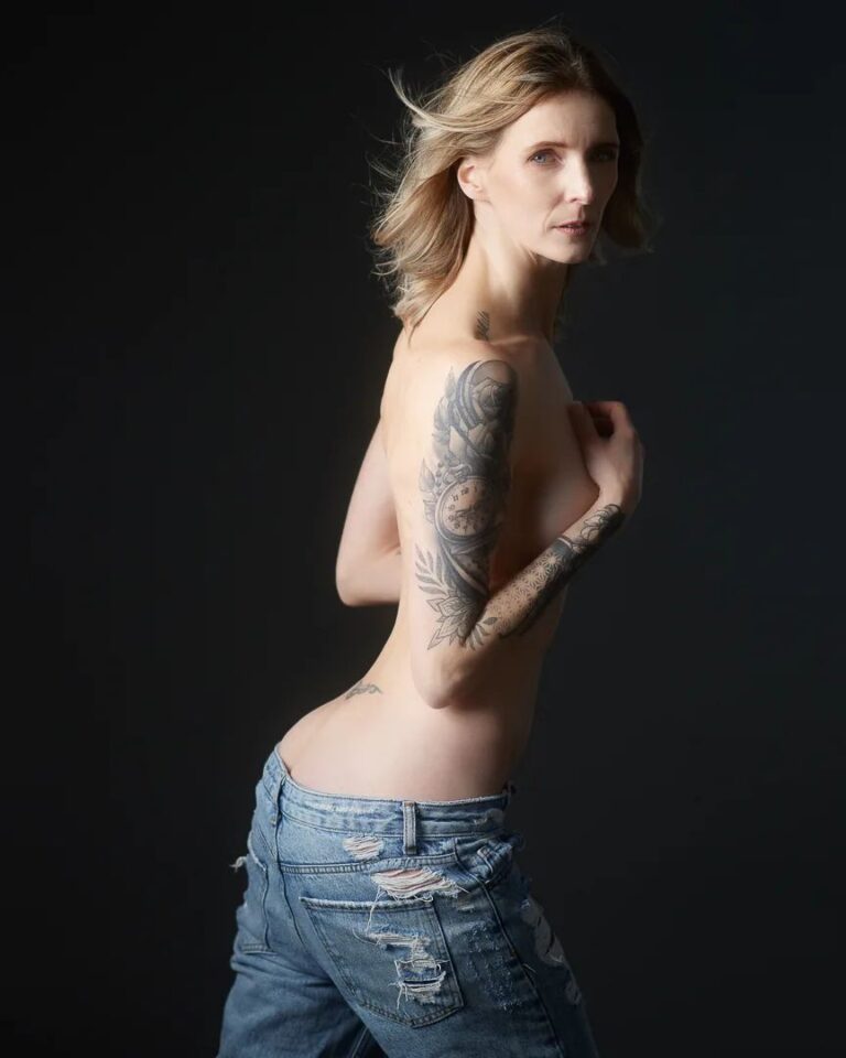 Künstlerisches Dessous Portrait authentische Ausstrahlung