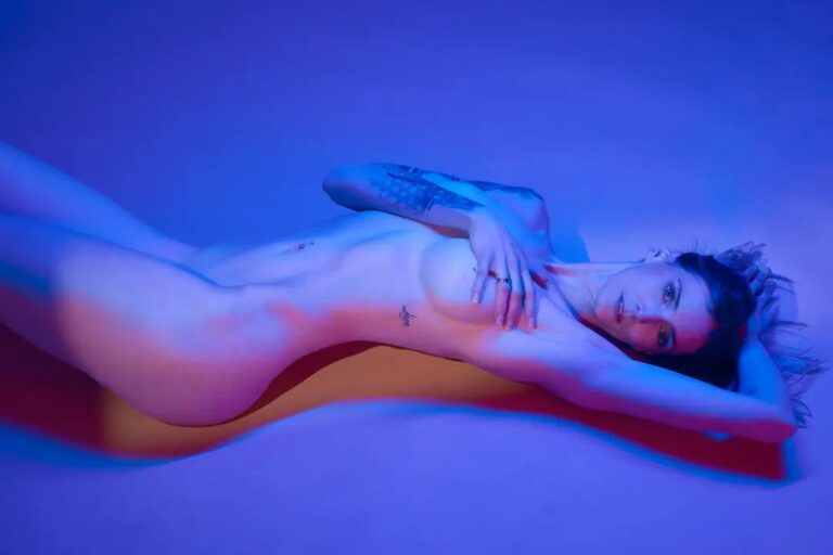 Künstlerischer Akt elegant moderne Fotografie