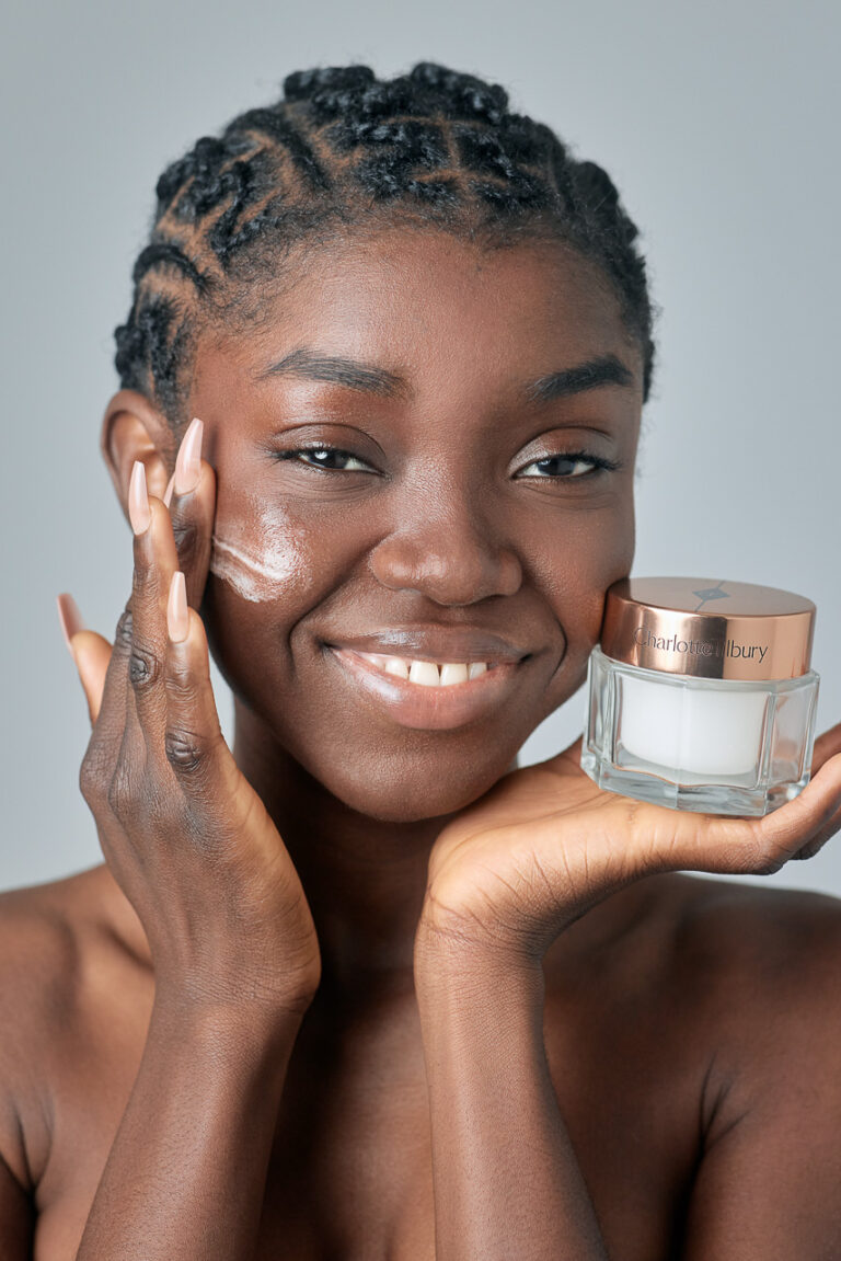 Kreatives Beauty Shoot Editorial Style Studioaufnahme