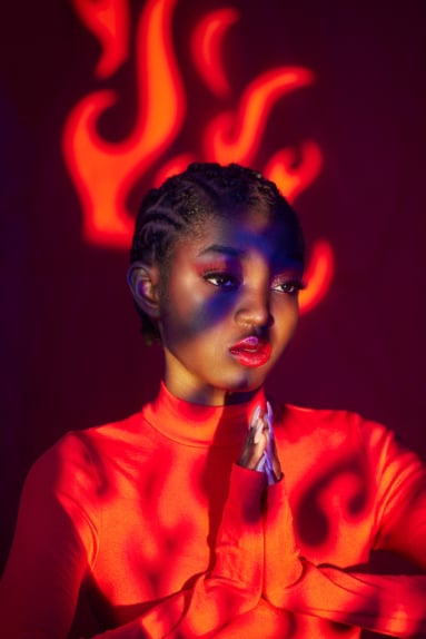 Kreatives Beauty Shoot Editorial Style Studioaufnahme