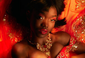 Kreatives Beauty Shoot Editorial Style Studioaufnahme