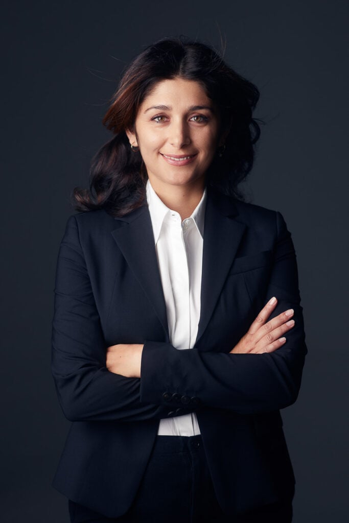 Business Portrait einer Frau im Studio von Francesco Rizzato in München.