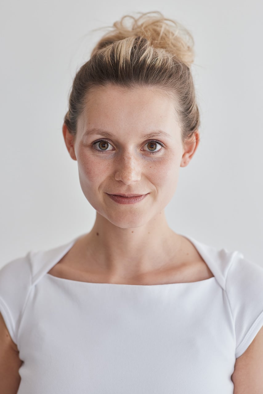 Model Polaroid, Portrait von vorne, Studio München