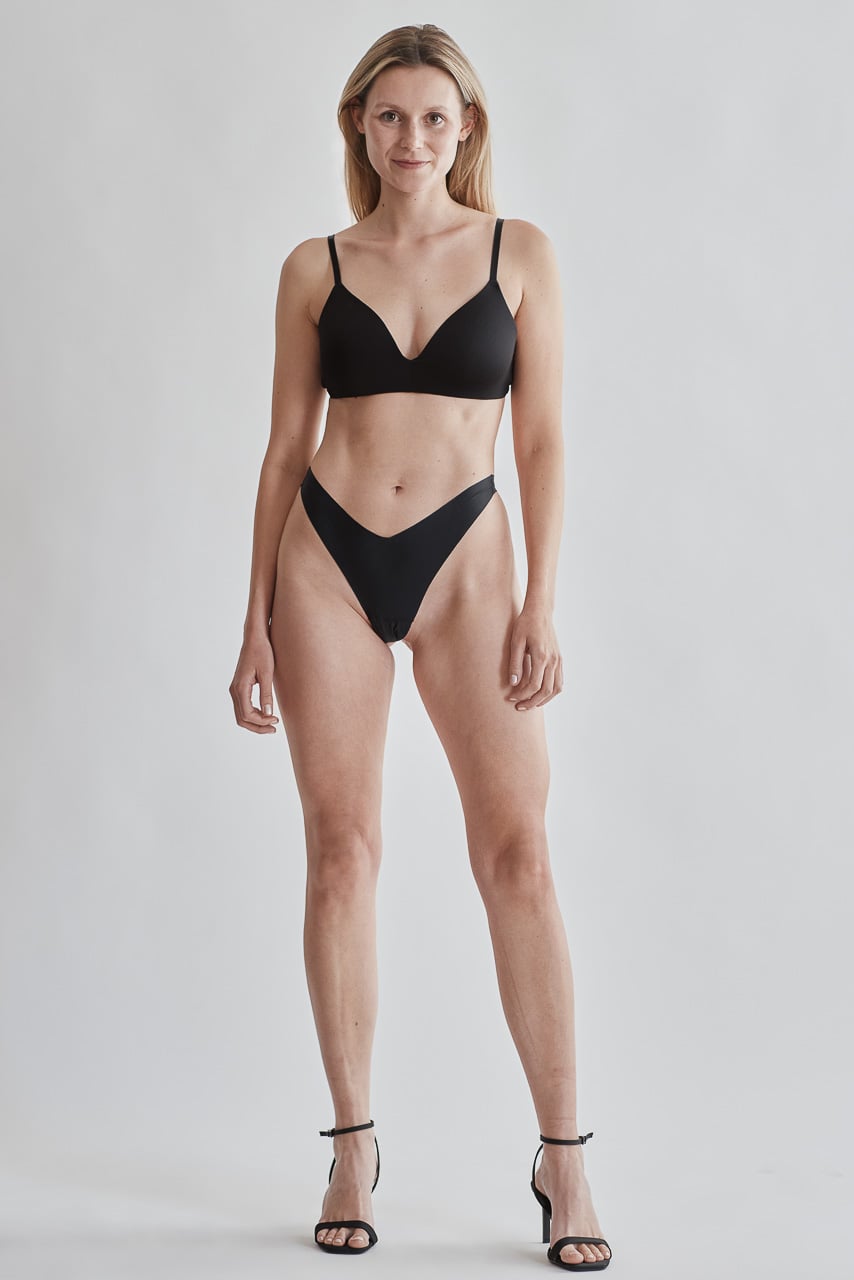 Model Digitals, Ganzkörper von vorne, Studio München